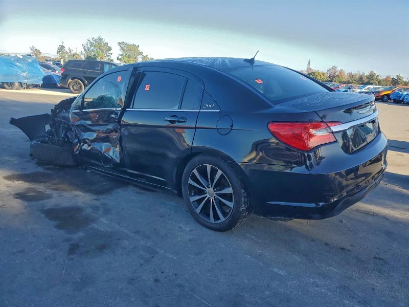 Photo 2 from auction – 2013 CHRYSLER 200 TOURIN with VIN 1C3CCBBB7DN592797