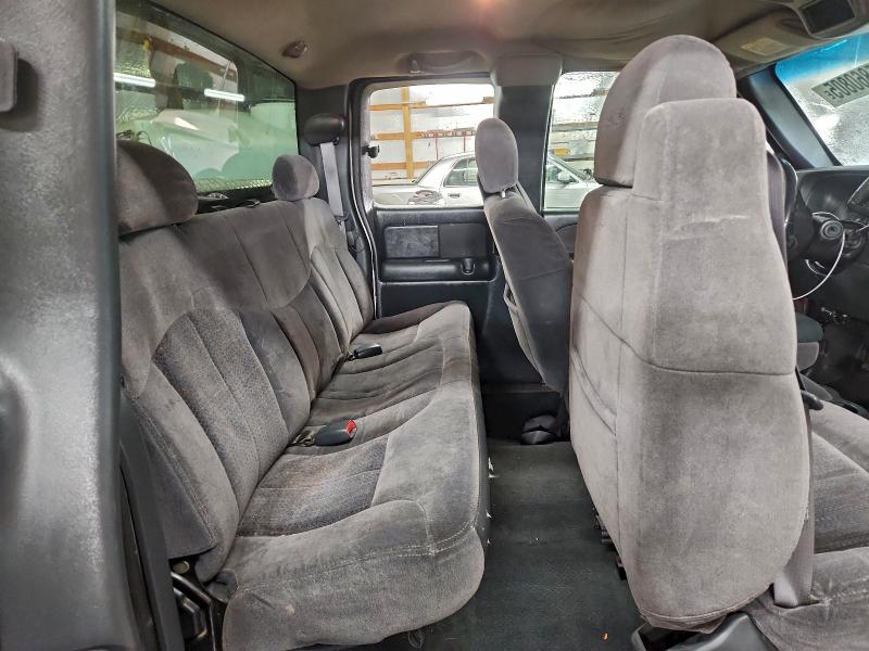 Photo 10 from auction – 2002 CHEVROLET SILVERADO with VIN 2GCEC19T221359065