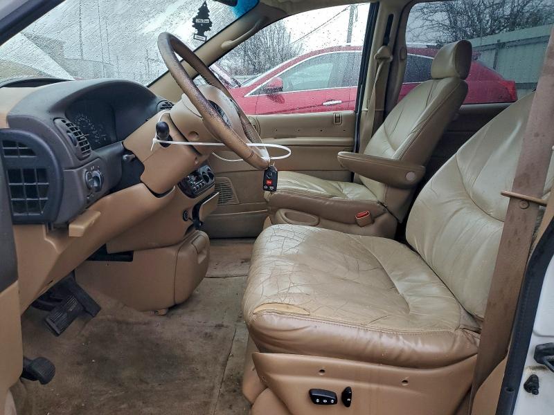 Photo 7 from auction – 1996 CHRYSLER TOWN & COU with VIN 1C4GP64L8TB466396