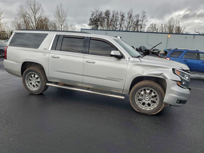 Photo 4 from auction – 2016 CHEVROLET SUBURBAN K with VIN 1GNSKHKC7GR224906