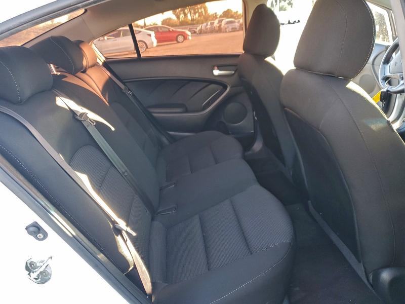 Photo 10 from auction – 2017 KIA FORTE LX with VIN 3KPFK4A77HE043650