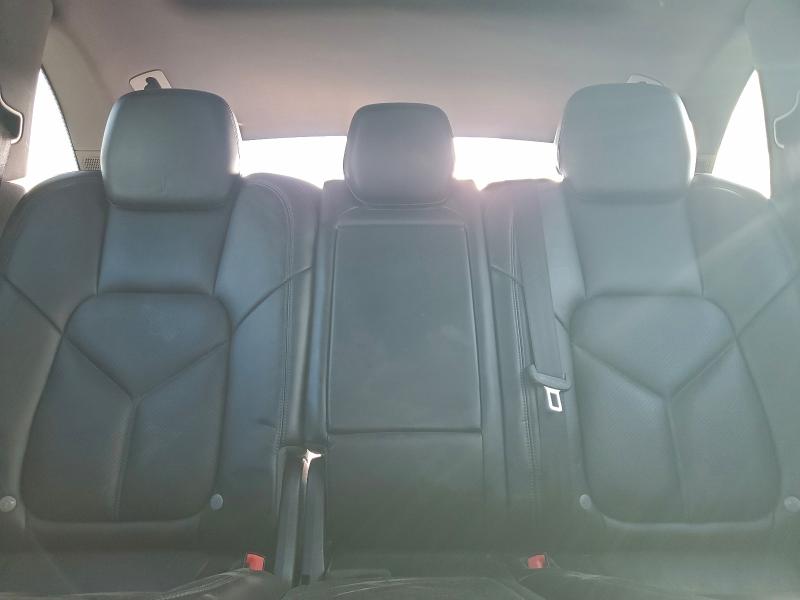 Photo 10 from auction – 2017 PORSCHE CAYENNE S with VIN WP1AB2A23HLA53732