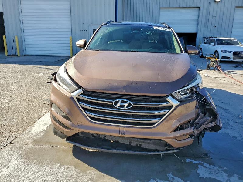 Photo 5 from auction – 2016 HYUNDAI TUCSON with VIN KM8J33A27GU235684