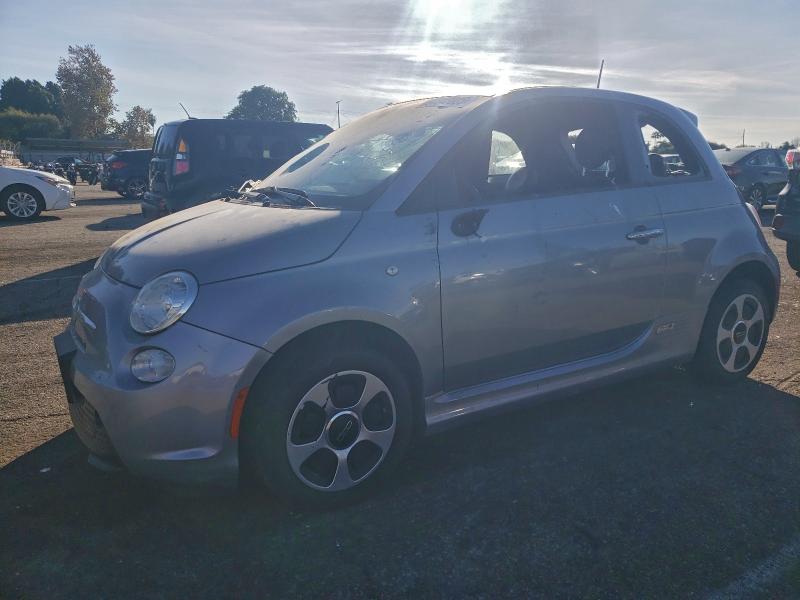FIAT 500 2016 with VIN 3C3CFFGEXGT125735 - Photo from auction