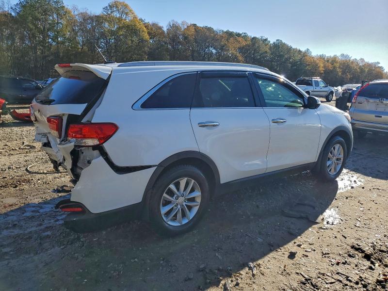 Photo 3 from auction – 2017 KIA SORENTO LX with VIN 5XYPG4A55HG304829