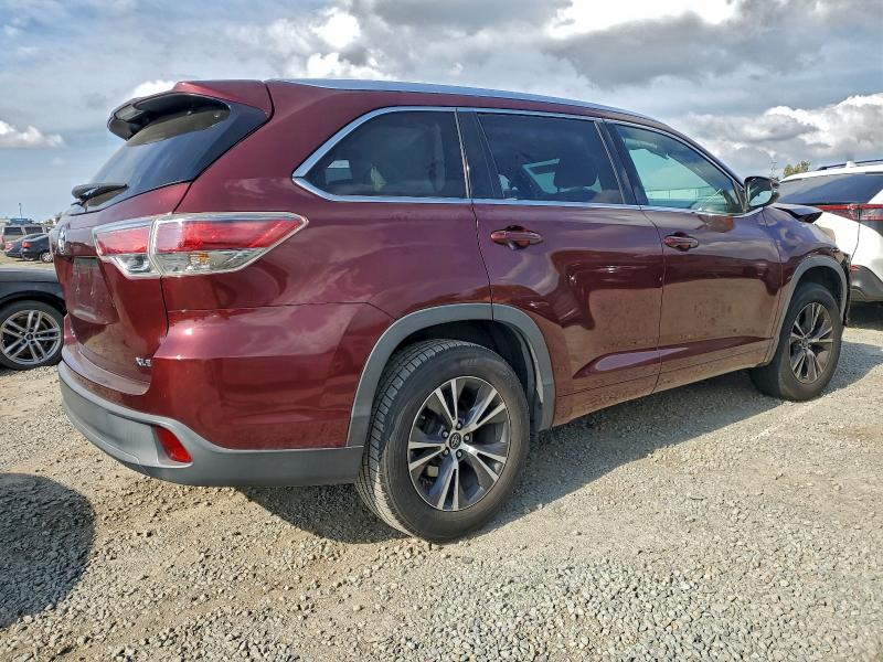 Photo 3 from auction – 2016 TOYOTA HIGHLANDER with VIN 5TDKKRFH6GS165630