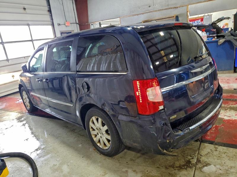 Photo 2 from auction – 2015 CHRYSLER TOWN & COU with VIN 2C4RC1BG3FR739926