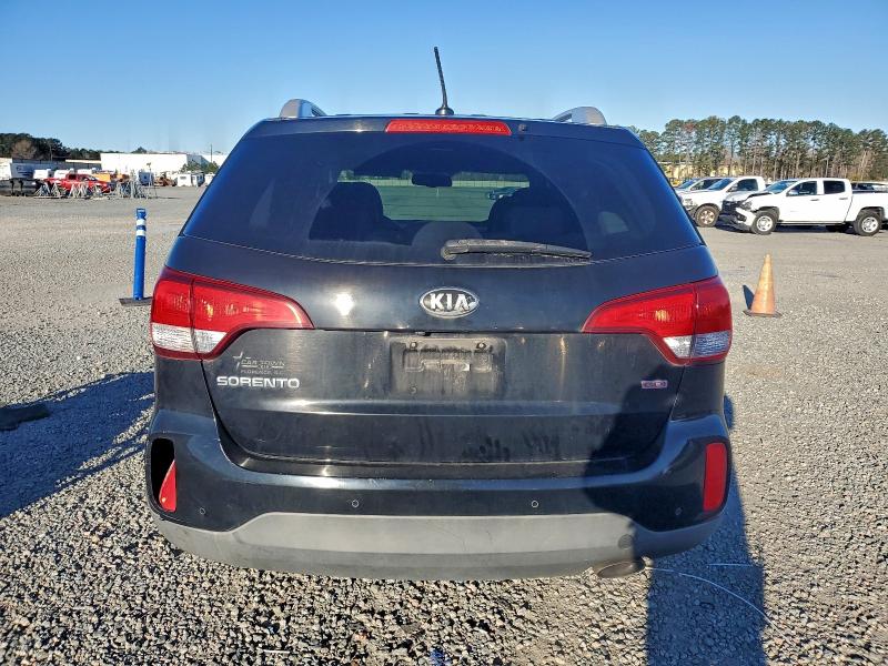 Photo 6 from auction – 2015 KIA SORENTO LX with VIN 5XYKT3A69FG588276