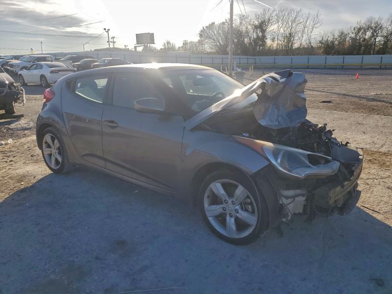 Photo 4 from auction – 2013 HYUNDAI VELOSTER with VIN KMHTC6ADXDU095122