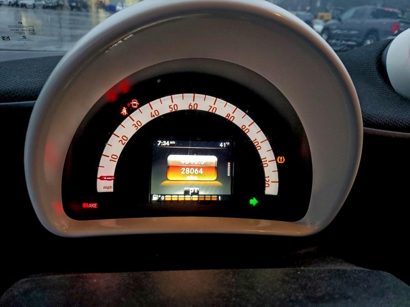 Photo 9 from auction – 2016 SMART FORTWO with VIN WMEFJ5DA3GK153799