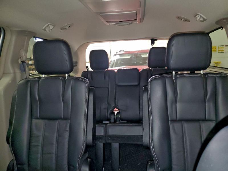 Photo 10 from auction – 2012 CHRYSLER TOWN & COU with VIN 2C4RC1CG0CR124762