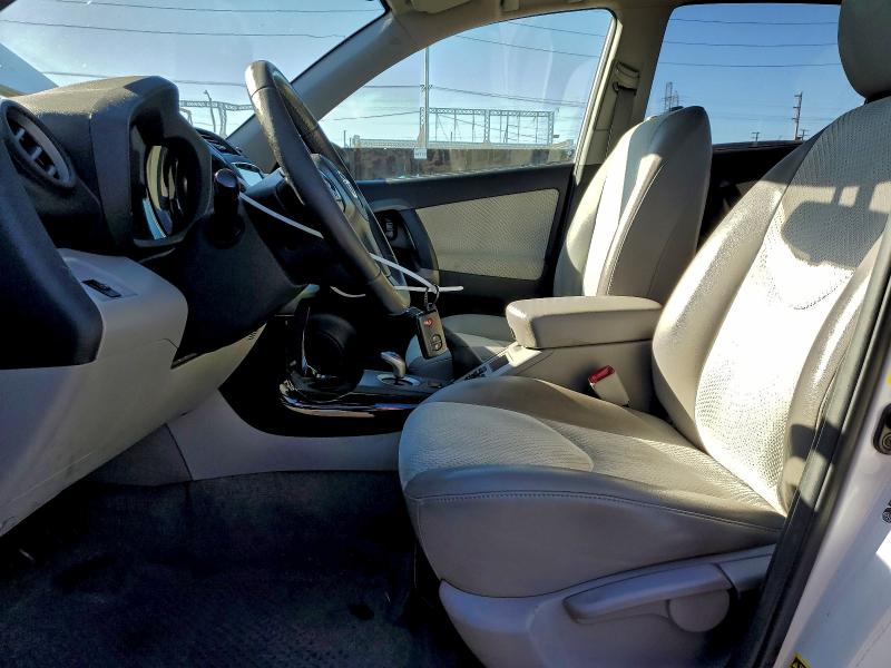 Photo 7 from auction – 2013 TOYOTA RAV4 EV with VIN 2T3YL4DV2DW001983