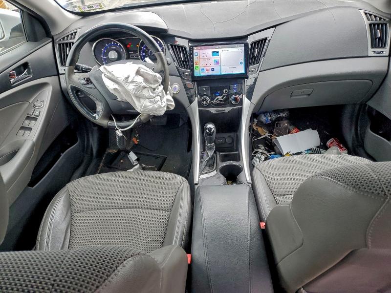 Photo 8 from auction – 2012 HYUNDAI SONATA SE with VIN 5NPEC4AC9CH348383