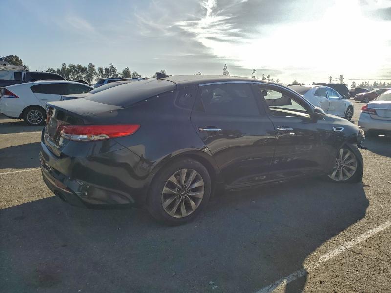 Photo 3 from auction – 2016 KIA OPTIMA with VIN 5XXGU4L30GG056027