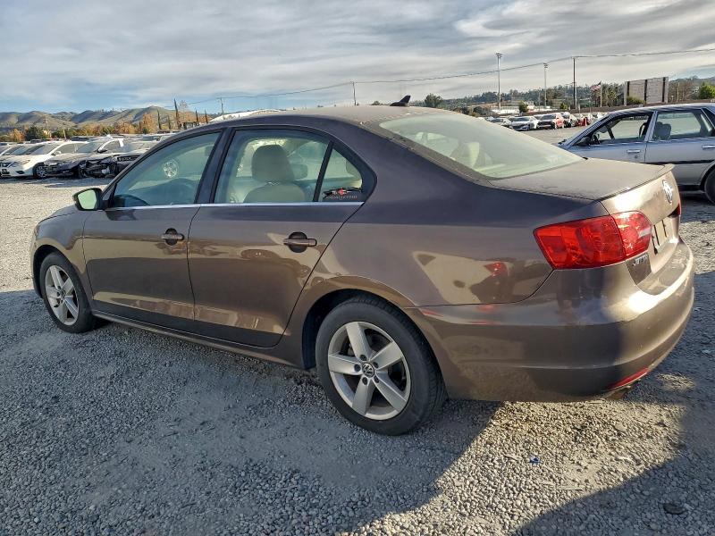 Photo 2 from auction – 2012 VOLKSWAGEN JETTA TDI with VIN 3VWLL7AJ2CM317569