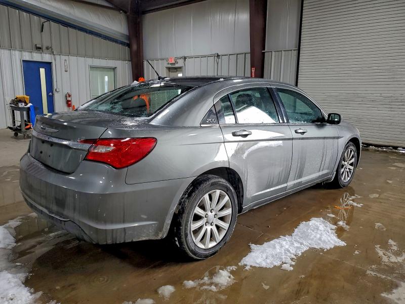 Photo 3 from auction – 2012 CHRYSLER 200 TOURIN with VIN 1C3CCBBB6CN189618