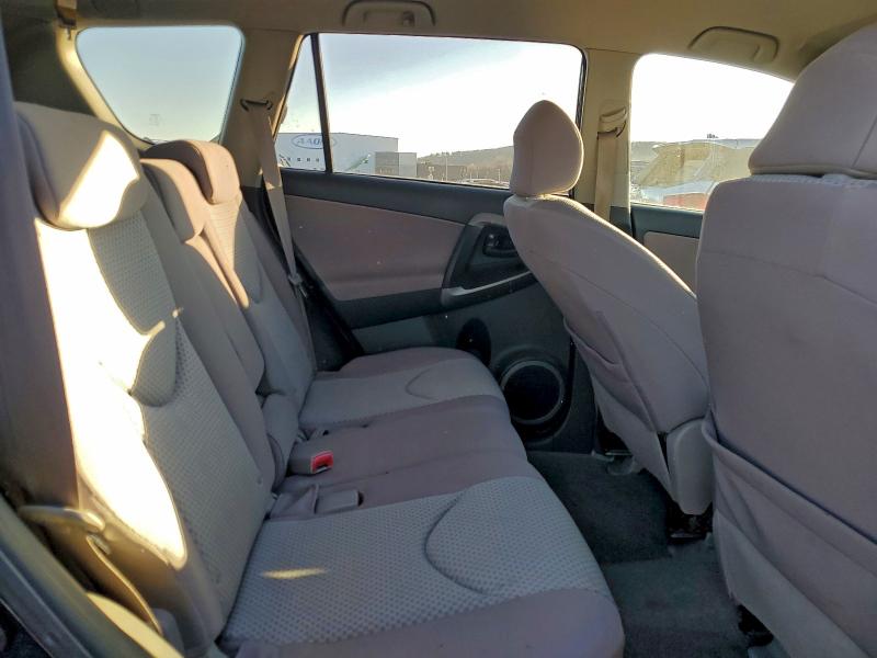 Снимка 10 от търг – 2006 TOYOTA RAV4 с VIN JTMBD33V065037745