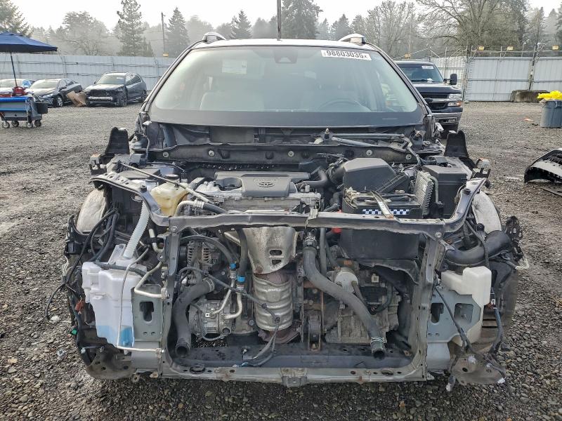Photo 5 from auction – 2017 TOYOTA RAV4 XLE with VIN JTMRFREV0HJ131126