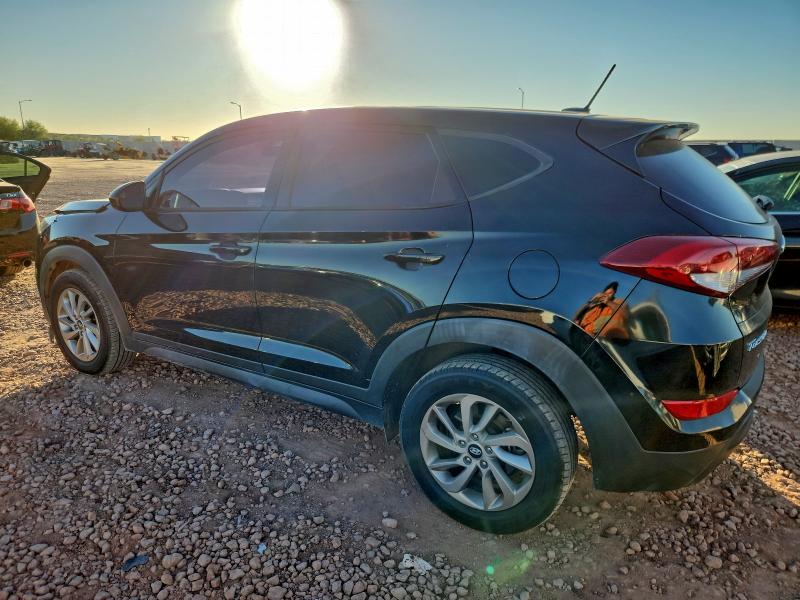 Photo 2 from auction – 2017 HYUNDAI TUCSON SE with VIN KM8J23A43HU299548