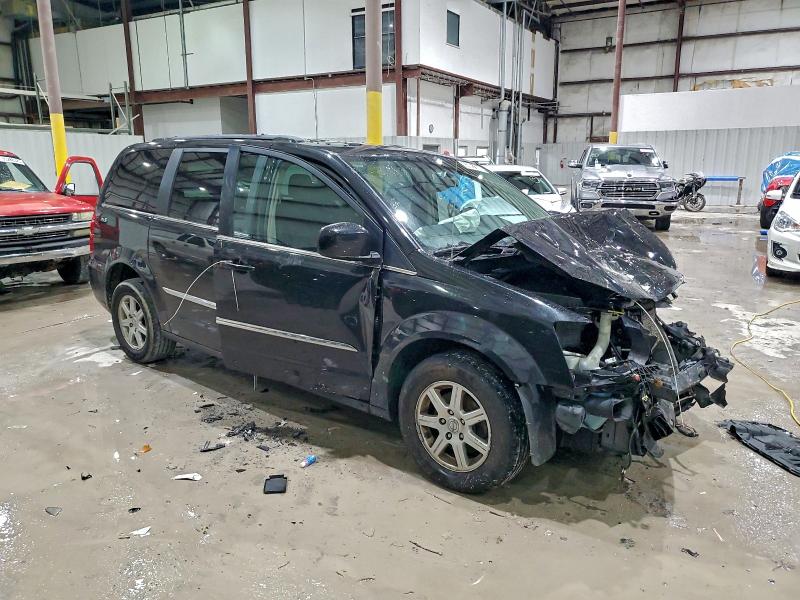 Photo 4 from auction – 2012 CHRYSLER TOWN & COU with VIN 2C4RC1BG1CR106613