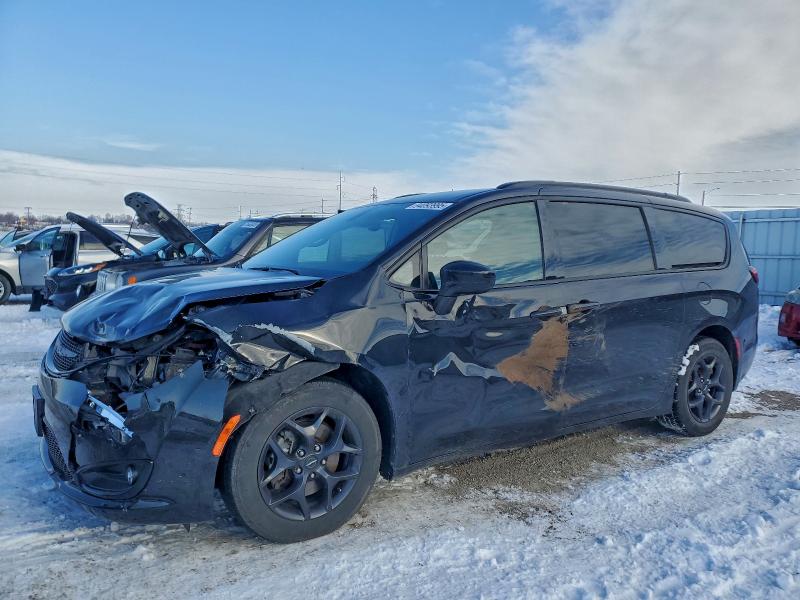 CHRYSLER PACIFICA T 2020 with VIN 2C4RC1EG8LR280917 - Photo from auction