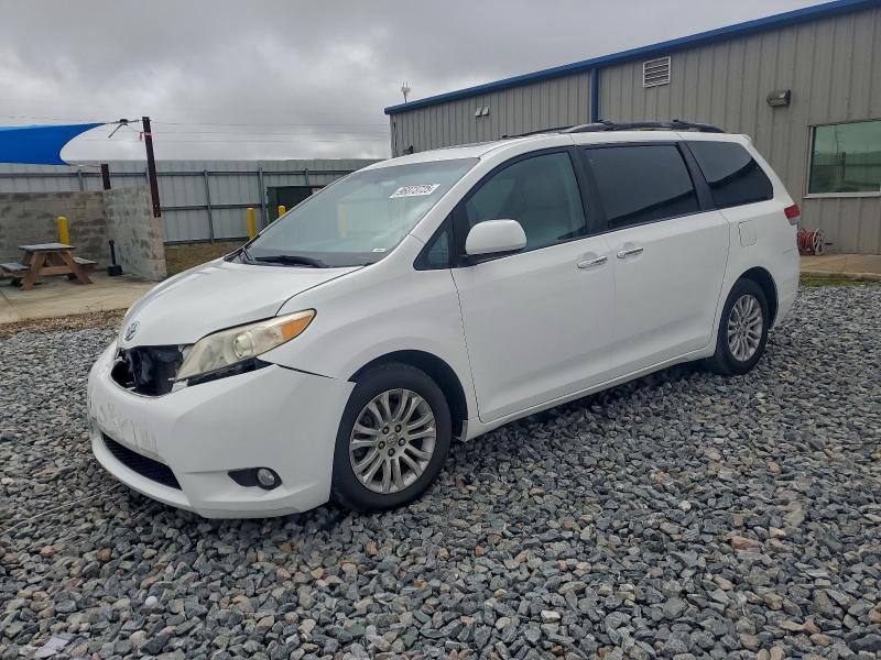 TOYOTA SIENNA XLE 2011 with VIN 5TDYK3DC1BS048223 - Photo from auction