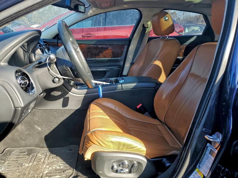 Photo 7 from auction – 2016 JAGUAR XJ with VIN SAJWJ1CD0G8W02051