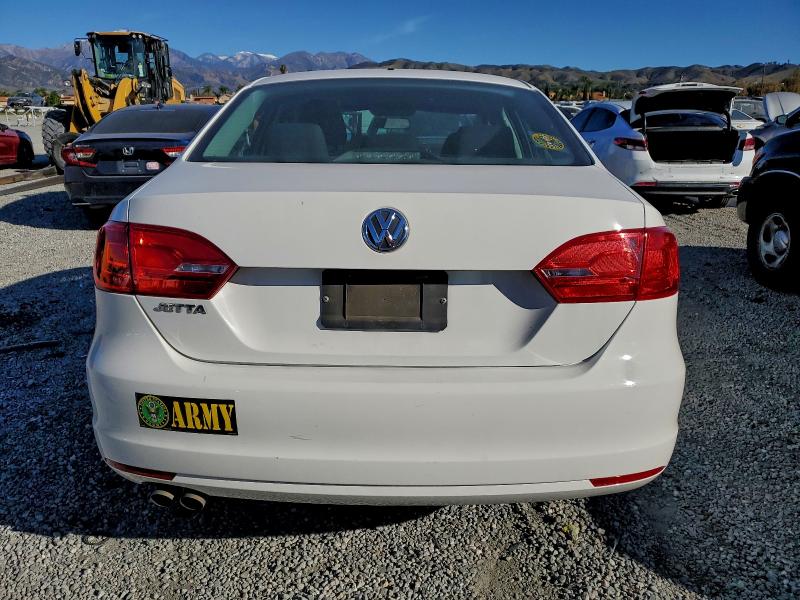 Photo 6 from auction – 2011 VOLKSWAGEN JETTA with VIN 3VW2K7AJ6BM335778