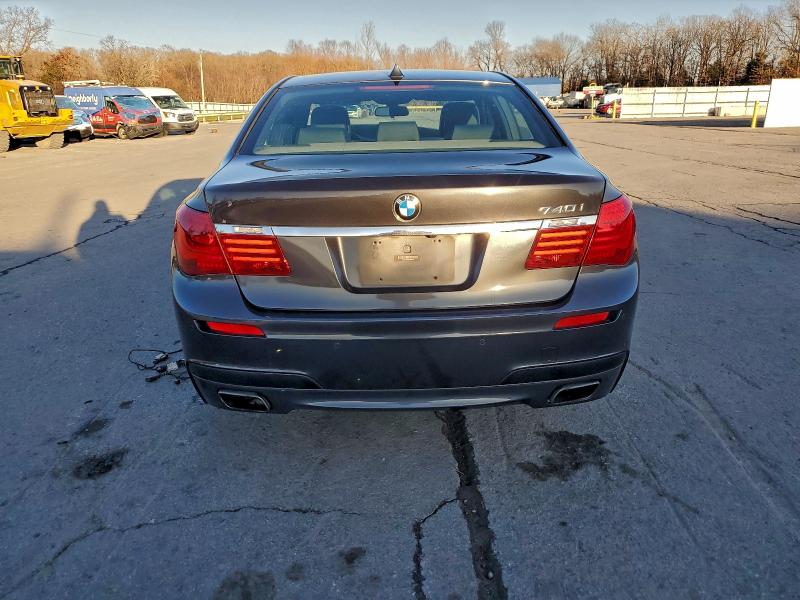 Photo 6 from auction – 2013 BMW 740 I with VIN WBAYA6C59DC995373