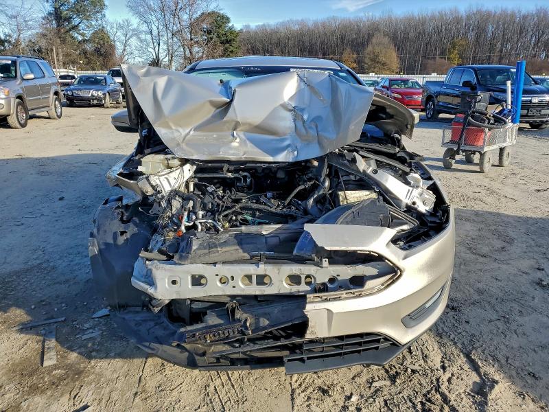 Zdjęcie 5 z aukcji – 2017 FORD FOCUS SEL z VIN 1FADP3H29HL282658