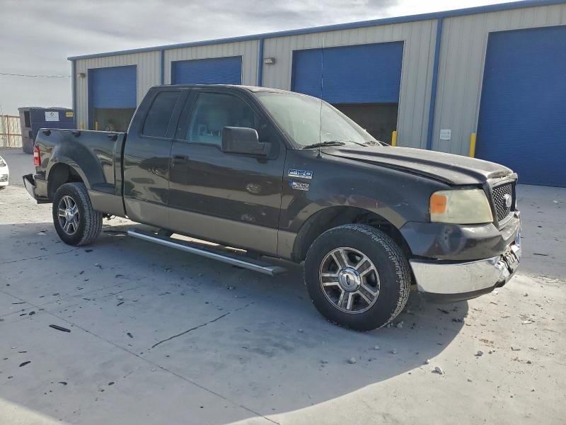 Photo 4 from auction – 2005 FORD F150 with VIN 1FTRX02W65KD82650