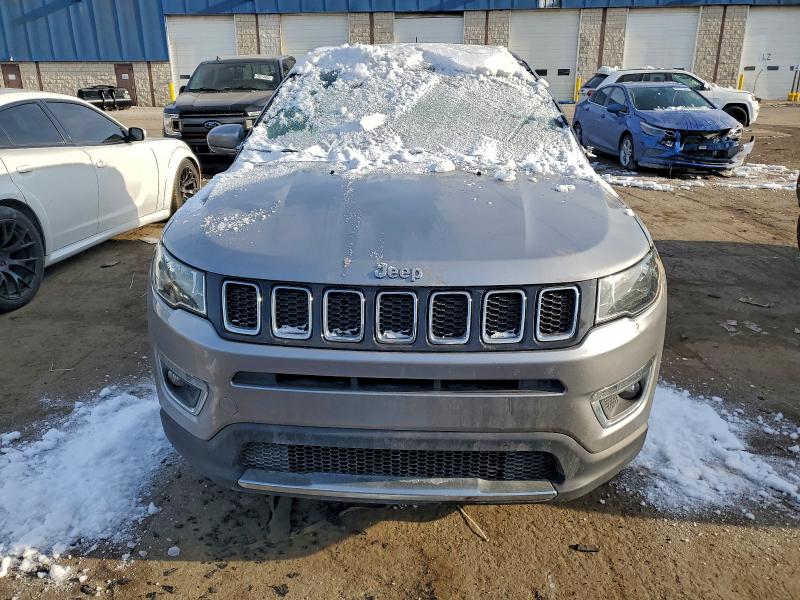 Photo 5 from auction – 2019 JEEP COMPASS with VIN 3C4NJDCB7KT673154