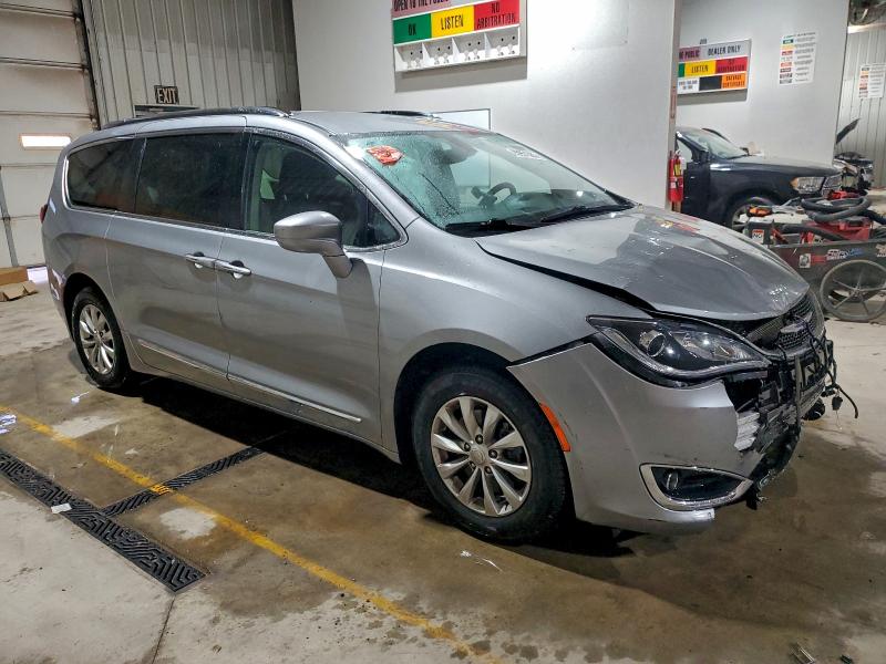 Photo 4 from auction – 2019 CHRYSLER PACIFICA T with VIN 2C4RC1BG4KR731179