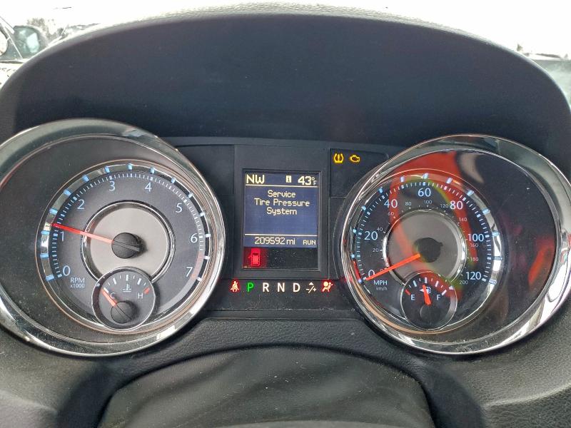 Photo 9 from auction – 2015 CHRYSLER TOWN & COU with VIN 2C4RC1CG6FR597280