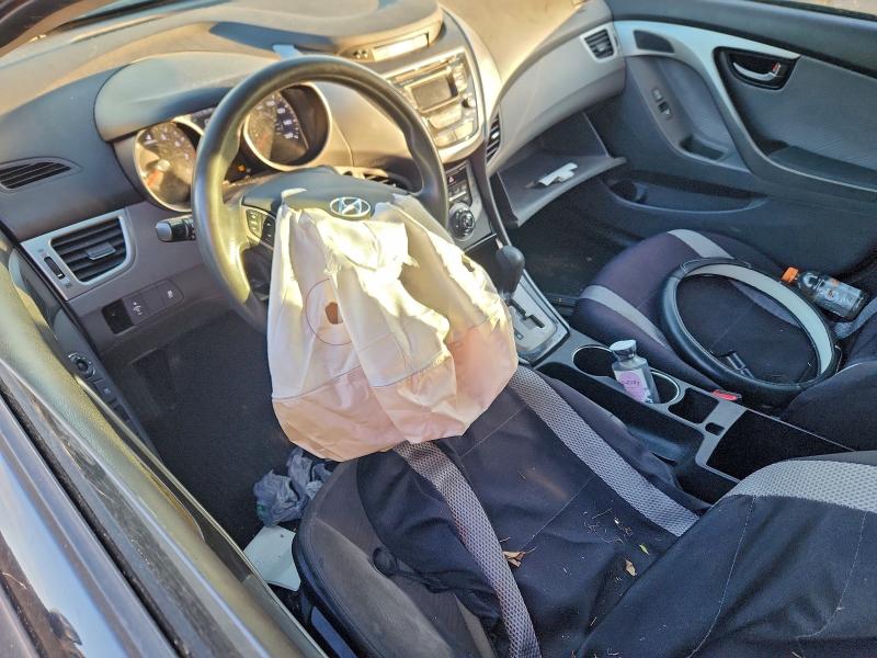 Photo 8 from auction – 2013 HYUNDAI ELANTRA GL with VIN 5NPDH4AE2DH283473