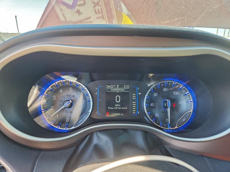 Photo 9 from auction – 2017 CHRYSLER PACIFICA L with VIN 2C4RC1CG8HR512152