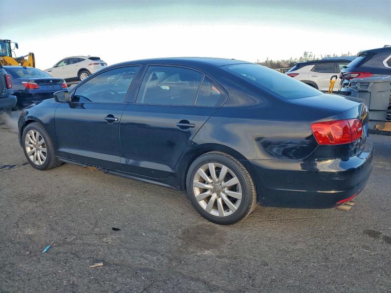 Photo 2 from auction – 2014 VOLKSWAGEN JETTA BASE with VIN 3VW2K7AJ8EM384744