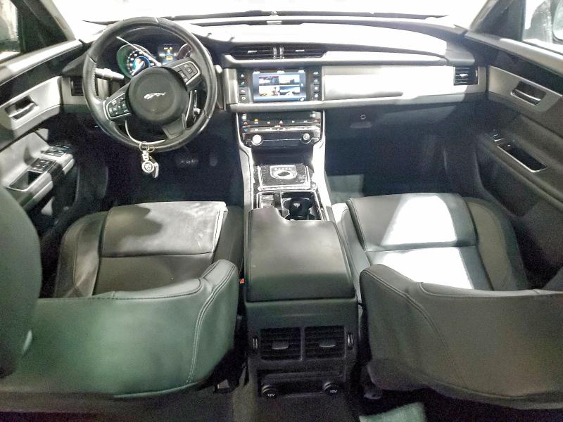 Photo 8 from auction – 2016 JAGUAR XF PREMIUM with VIN SAJBD4BV0GCY11000
