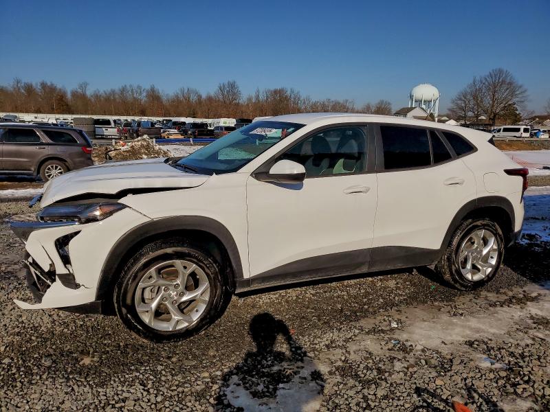 CHEVROLET TRAX LS 2024 with VIN KL77LFE2XRC049699 - Photo from auction