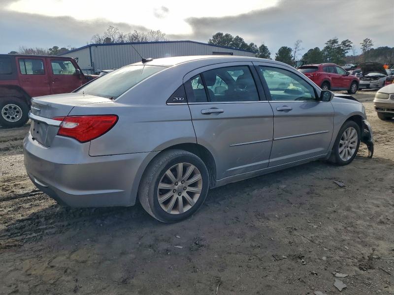 Photo 3 from auction – 2013 CHRYSLER 200 TOURIN with VIN 1C3CCBBB9DN721784