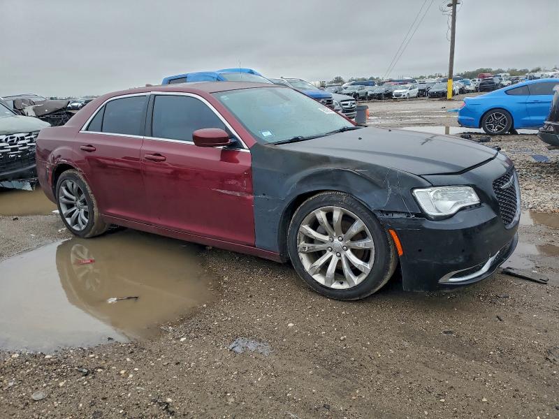 Photo 4 from auction – 2018 CHRYSLER 300 TOURIN with VIN 2C3CCAAG7JH208285