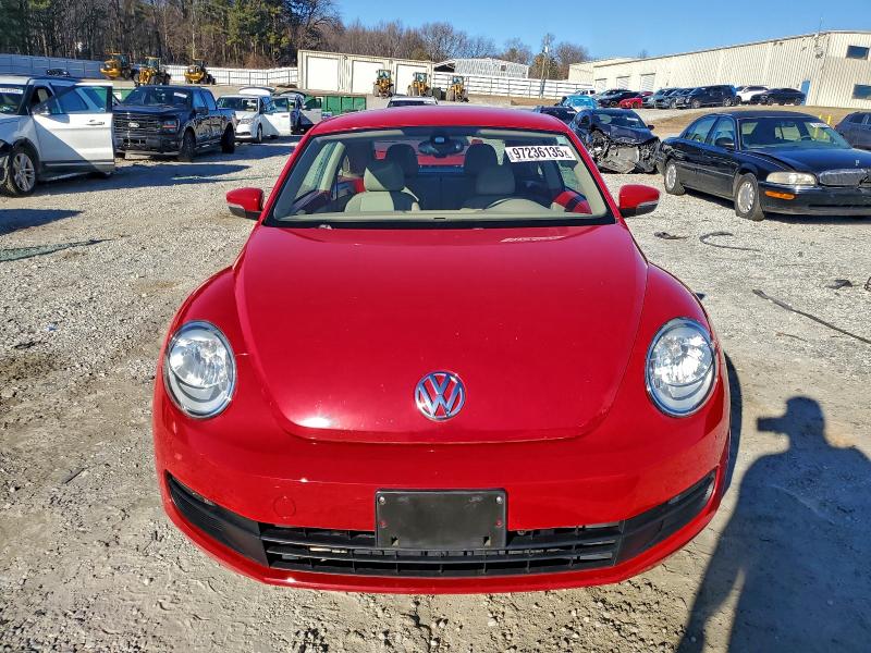 Photo 5 from auction – 2016 VOLKSWAGEN BEETLE with VIN 3VWJ17AT7GM631688