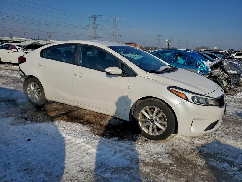Photo 4 from auction – 2017 KIA FORTE LX with VIN 3KPFL4A7XHE018688
