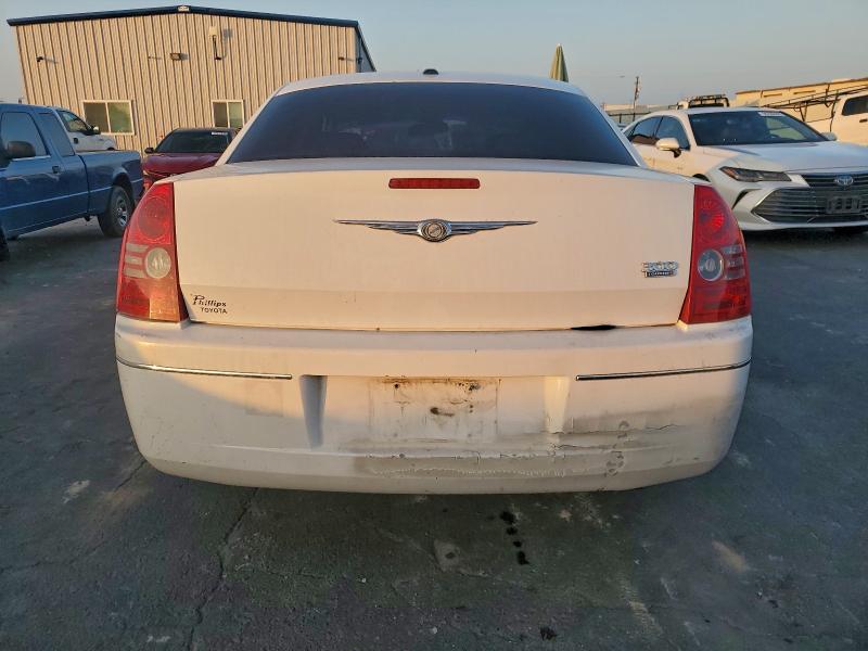 Photo 6 from auction – 2010 CHRYSLER 300 TOURIN with VIN 2C3CA5CV5AH292664