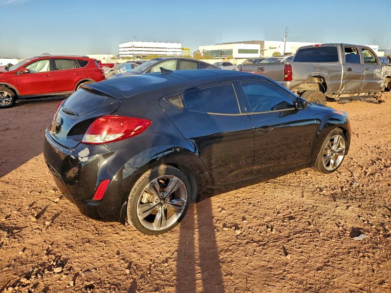 Photo 3 from auction – 2013 HYUNDAI VELOSTER with VIN KMHTC6AD2DU108834