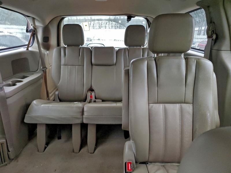 Photo 10 from auction – 2012 CHRYSLER TOWN & COU with VIN 2C4RC1BG8CR382755