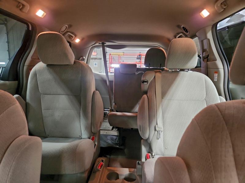 Photo 10 from auction – 2015 TOYOTA SIENNA LE with VIN 5TDKK3DC5FS664650