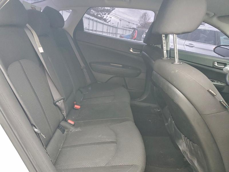 Photo 10 from auction – 2016 KIA OPTIMA with VIN KNAGT4L36G5086427