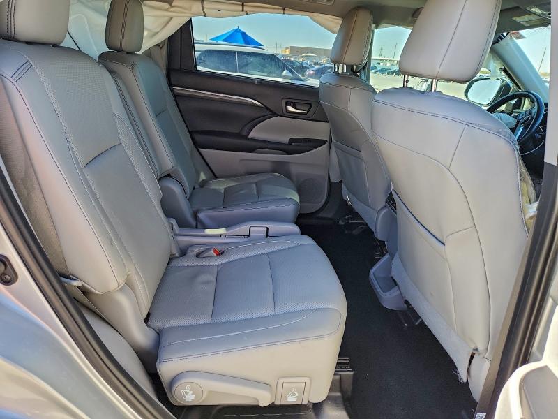 Photo 10 from auction – 2019 TOYOTA HIGHLANDER with VIN 5TDDZRFH8KS944833