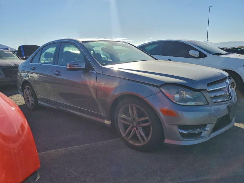 Photo 4 from auction – 2013 MERCEDES-BENZ C 250 with VIN WDDGF4HB2DA830804